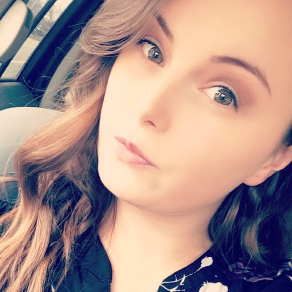 Meet your Posher, Tiffany - Picture 1 of 1